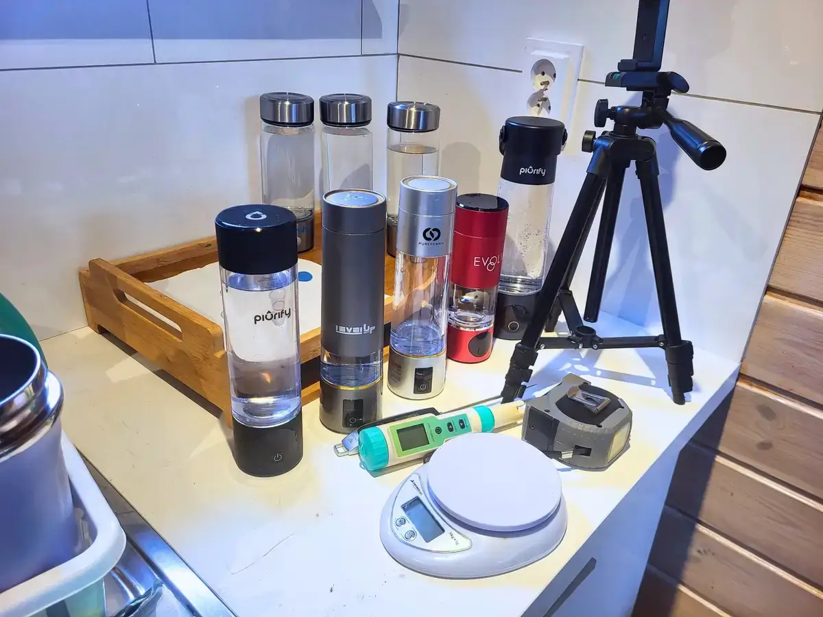 Water Bottle Advisor testing setup with hydrogen bottles, scale and measurement equipment