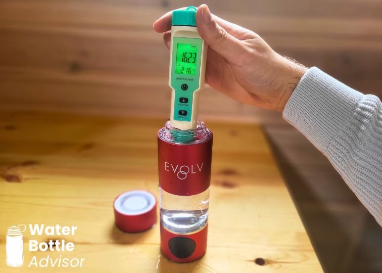 Testing hydrogen levels in the EVOLV hydrogen water bottle with a hydrogen meter