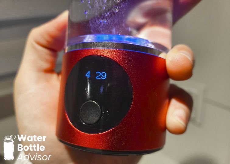 Close-up of the OLED screen on the EVOLV hydrogen water bottle