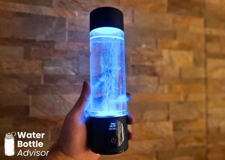 Piurify Hydrogenator hydrogen water bottle glowing blue during a hydrogen cycle