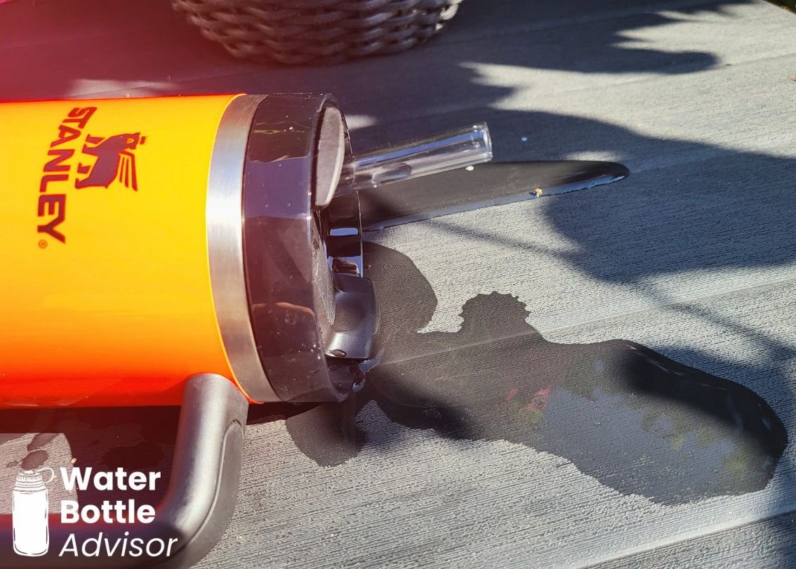 Stanley Quencher H2.0 FlowState 30 oz tumbler leaking water from the lid and straw area